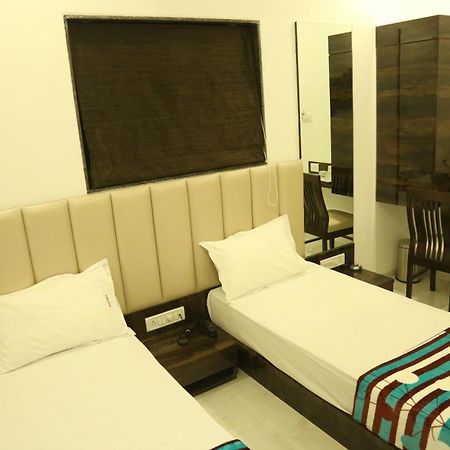 Hotel Magnum Airport T-2 Mumbai Ngoại thất bức ảnh