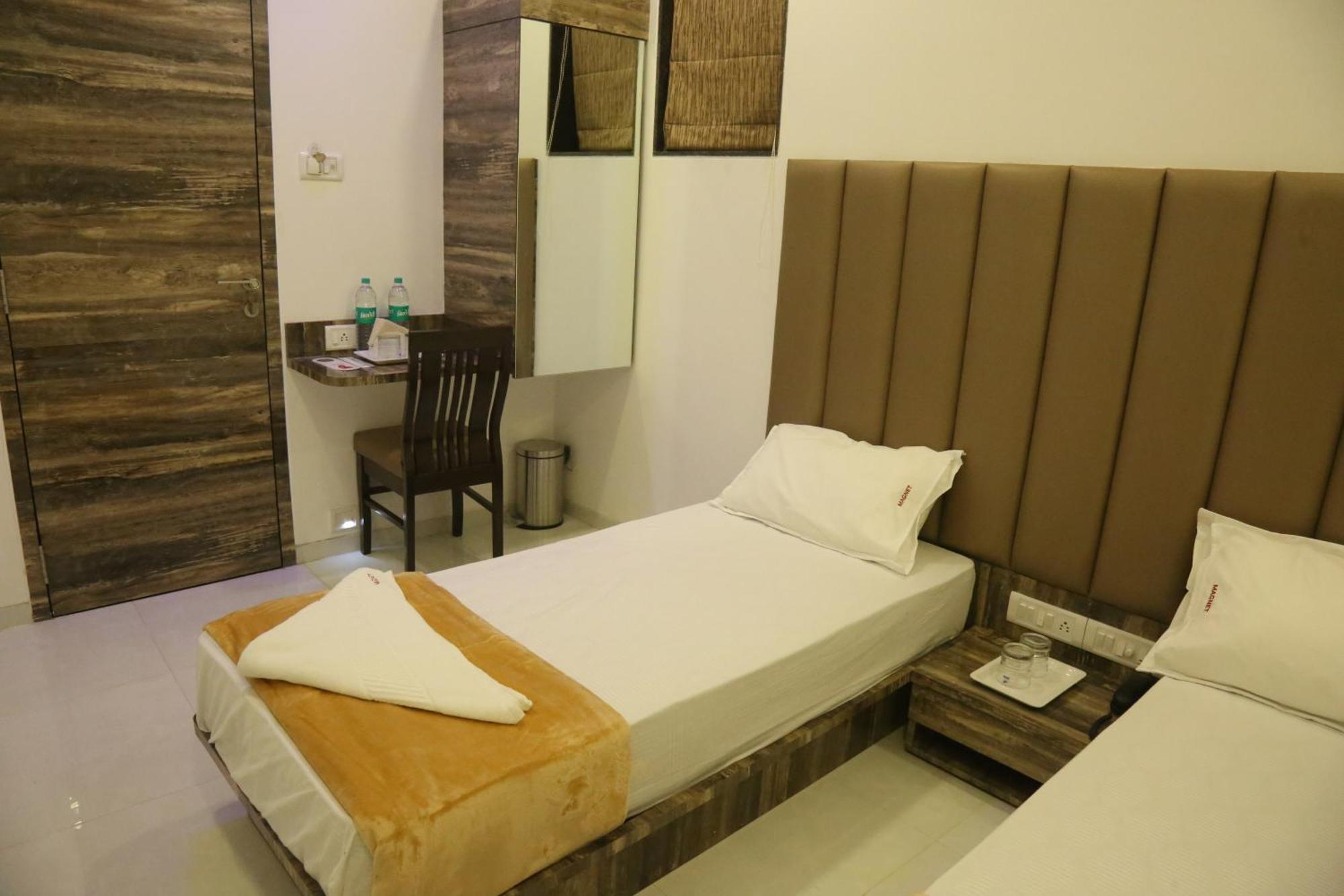 Hotel Magnum Airport T-2 Mumbai Ngoại thất bức ảnh