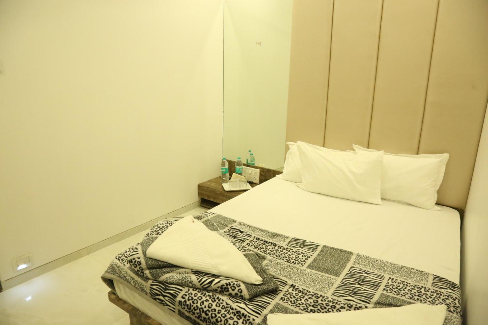 Hotel Magnum Airport T-2 Mumbai Ngoại thất bức ảnh